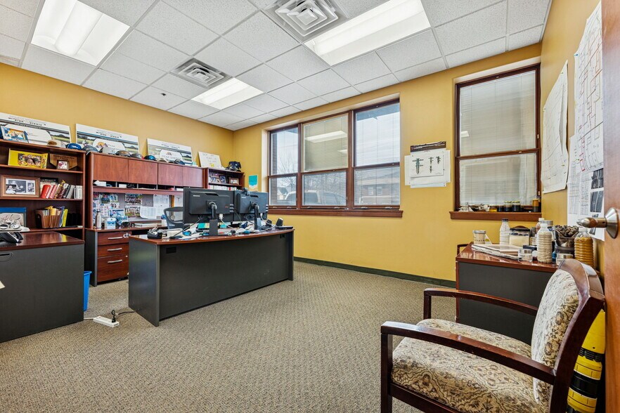 More Photos Of 1910 Main Ave, Durango Office For Sale