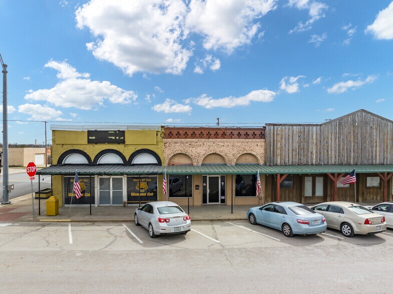 More Photos Of 103 W Main St, Itasca Storefront Retail Office For Lease