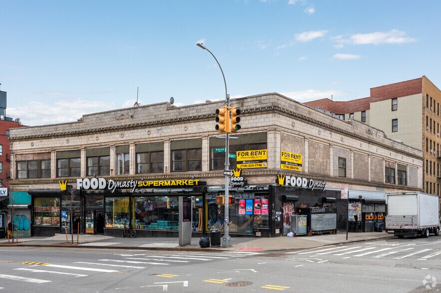 More Photos Of 40-2038 W Burnside Ave, Bronx Storefront Retail Office For Lease