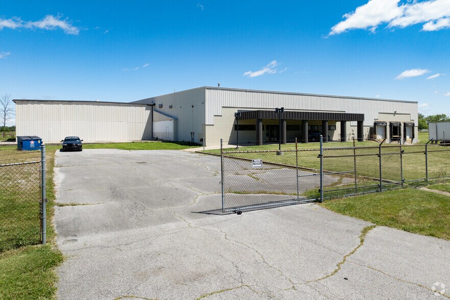 Primary Photo Of 823 Aaron Pky, Centralia Manufacturing For Sale