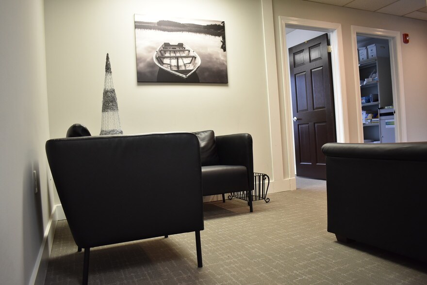 More Photos Of 7300 Hanover Green Dr, Mechanicsville Office For Sale