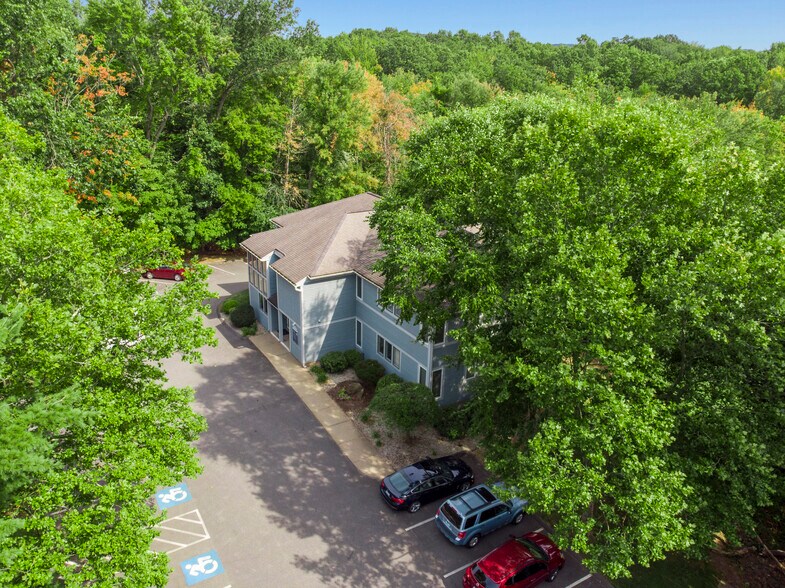 More Photos Of 155 Sycamore St, Glastonbury Office For Lease