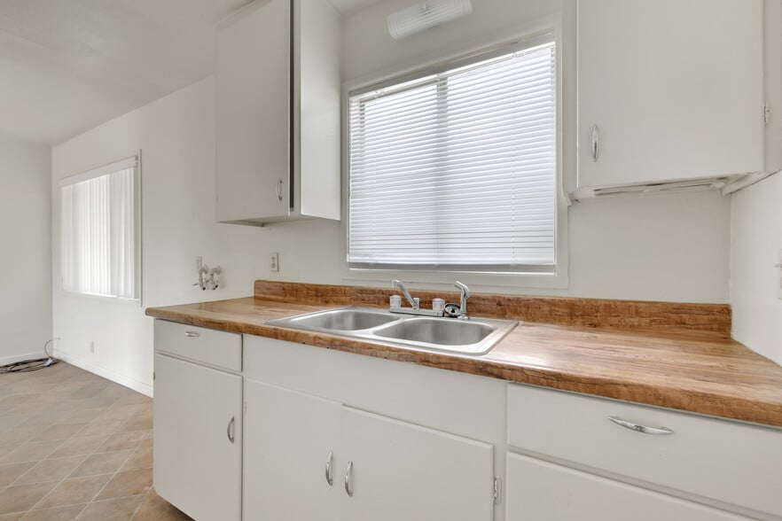 More Photos Of 601 E Rice St, Blythe Apartments For Sale