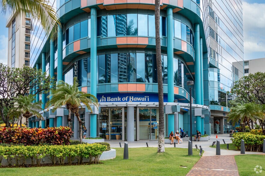 More Photos Of 2155 kalakaua Ave, Honolulu Office For Lease