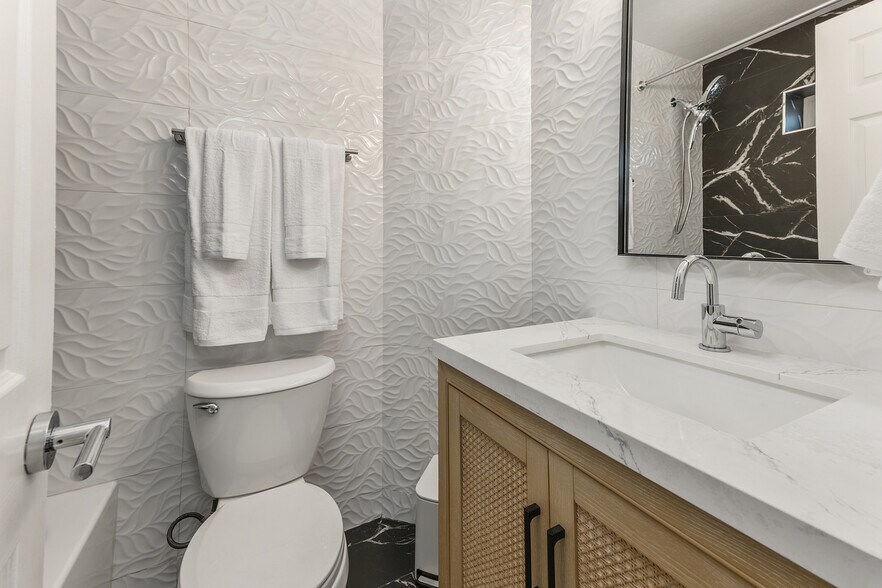 More Photos Of 813 Isthmus Ct, San Diego Apartments For Sale