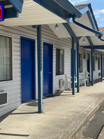 More Photos Of 2905 W Sunset Blvd, Spokane Hotel For Sale