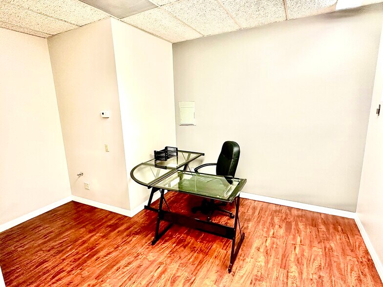 More Photos Of 2535 Kettner Blvd, San Diego Office Residential For Sale