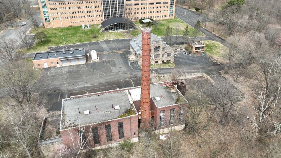 More Photos Of 101 Broad St, Ashland Hospital For Sale