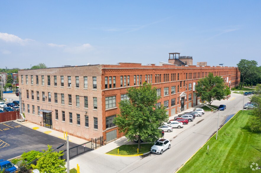 More Photos Of 700 N Sacramento Blvd, Chicago Loft Creative Space For Lease