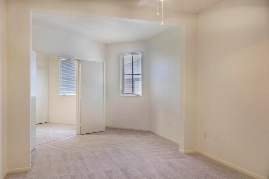 More Photos Of 1950 N Pennsylvania St, Denver Apartments For Lease