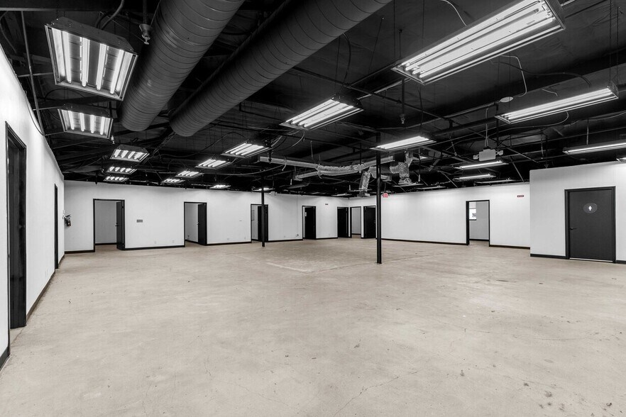 More Photos Of 9036 Winnetka Ave, Northridge Loft Creative Space For Lease