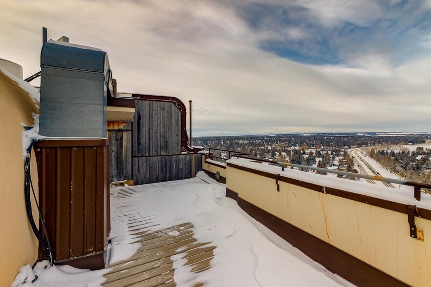 More Photos Of 2105 90 Av SW, Calgary Apartments For Lease