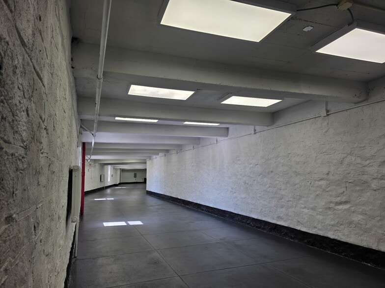 More Photos Of 305 E 182nd St, Bronx Light Manufacturing For Sale