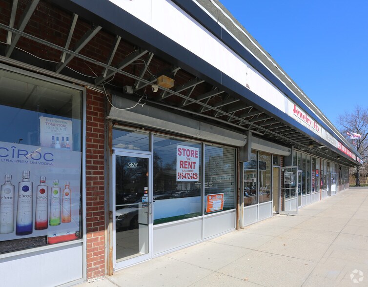 662718 Dogwood Ave, Franklin Square, NY 11010 For Lease