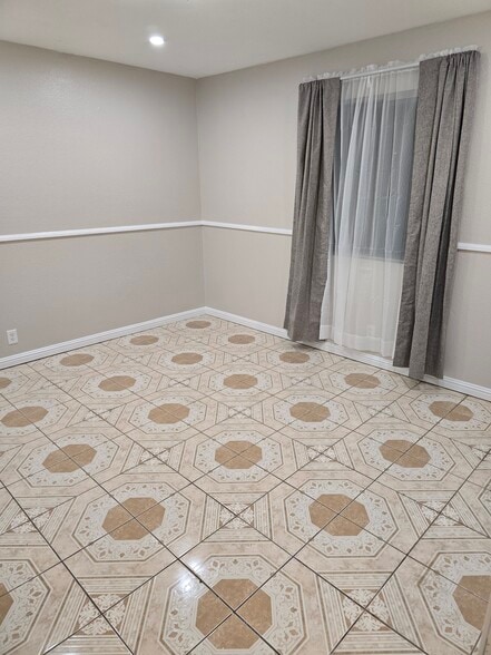 More Photos Of 4781 E Craig Rd, Las Vegas Apartments For Sale