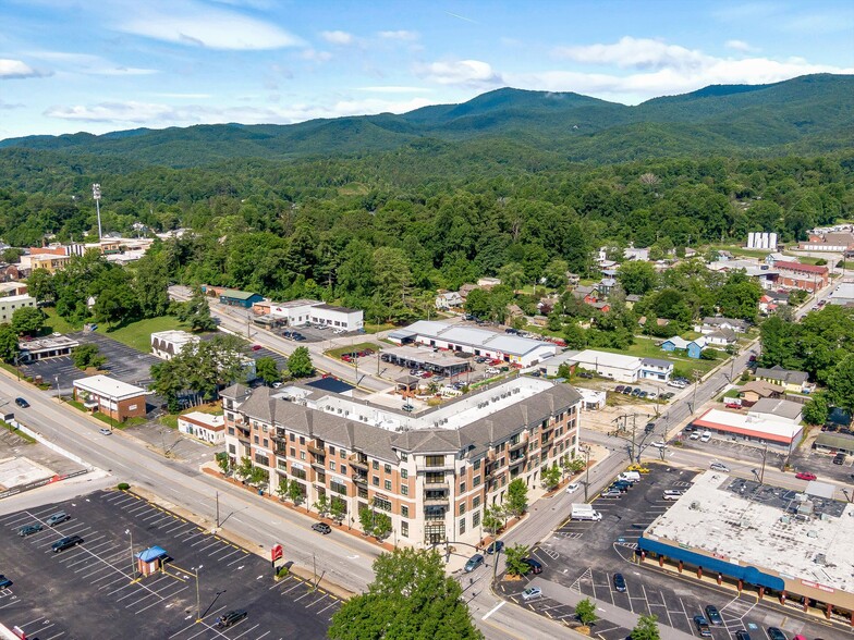 29 W French Broad St, Brevard, NC 28712 Apartments For Sale