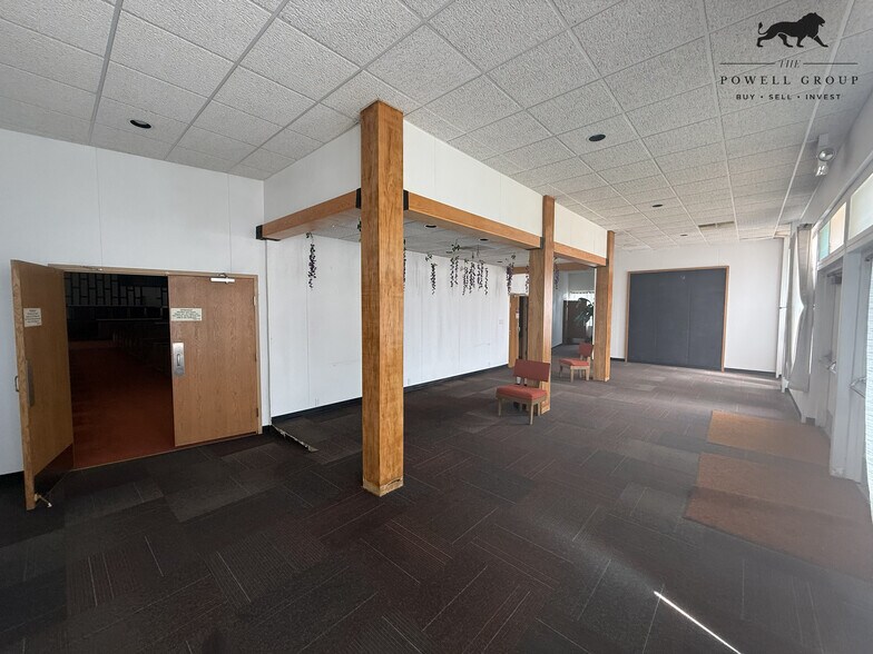 More Photos Of 4810 Avenue P, Lubbock Religious Facility For Sale