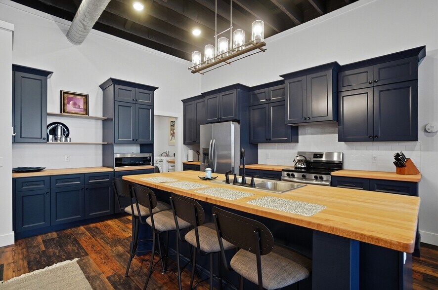 More Photos Of 110 W Main St, Deshler General Retail For Sale