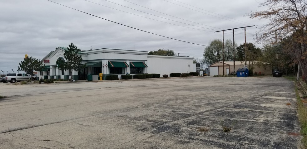 More Photos Of 900 N Union St, Dwight Restaurant For Sale