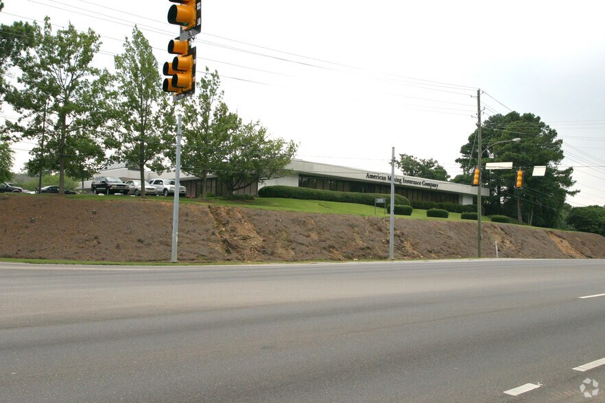 More Photos Of 3490 Independence Dr, Birmingham Office For Lease