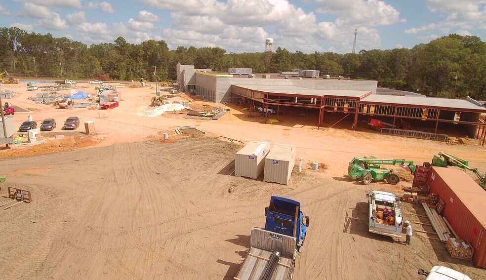 More Photos Of 520 GA Highway 247 S, Bonaire General Retail For Lease