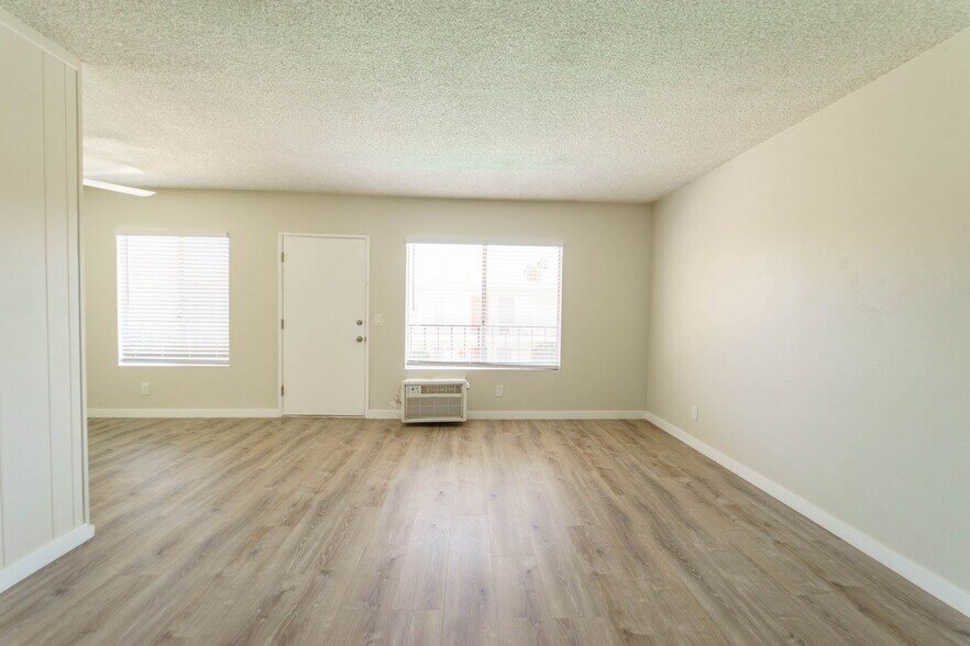 More Photos Of 12430 Oak Knoll Rd, Poway Apartments For Sale