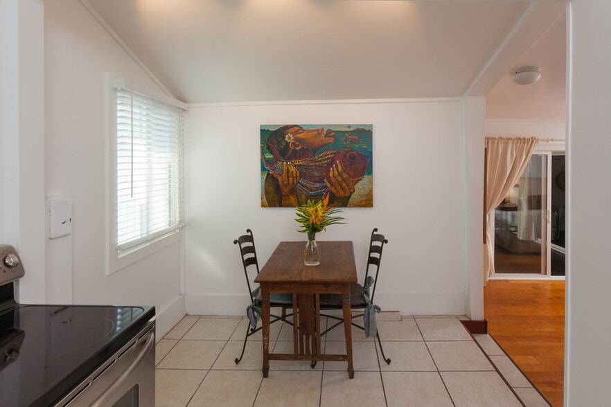 More Photos Of 69 Hana Hwy, Paia Freestanding For Sale
