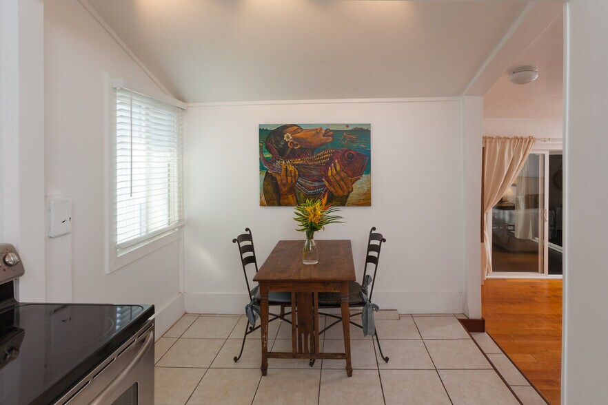 More Photos Of 69 Hana Hwy, Paia Freestanding For Sale