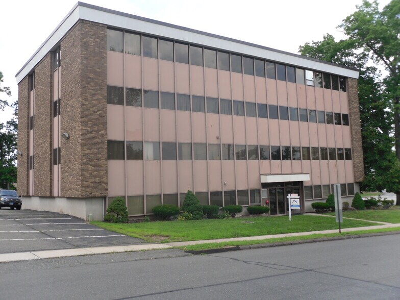 More Photos Of 415 Silas Deane Hwy, Wethersfield Office For Lease