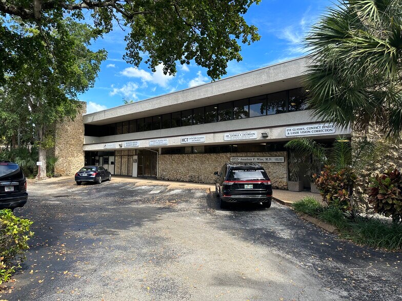 More Photos Of 3816 Hollywood Blvd, Hollywood Medical For Lease