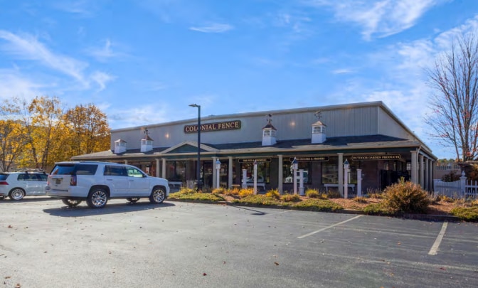 More Photos Of 32 Pine St, Norfolk Showroom For Lease