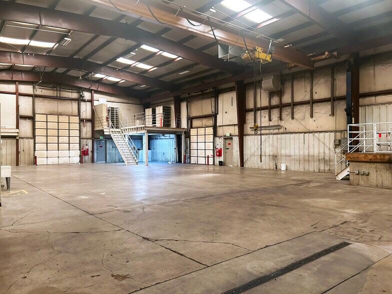 More Photos Of 5151 E 56th Ave, Commerce City Manufacturing For Lease
