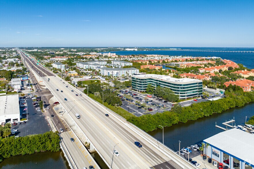 More Photos Of 18167 US Highway 19 N, Clearwater Office For Lease
