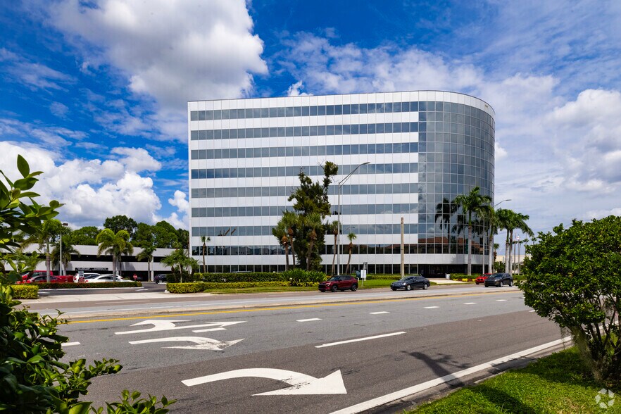 More Photos Of 5201 W Kennedy Blvd, Tampa Office For Lease