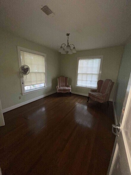 More Photos Of 2011 Binz St, Houston Apartments For Sale