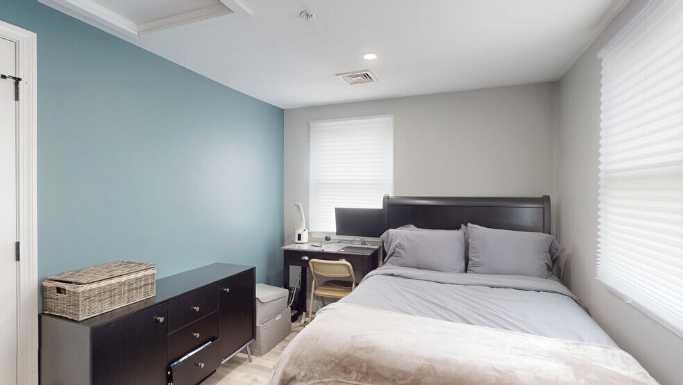 More Photos Of 400 Main St, Reading Office Residential For Sale
