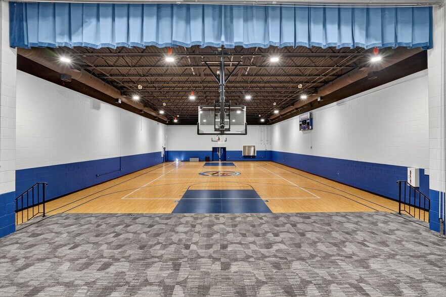 More Photos Of 8225 Barrett Dr, Manassas Religious Facility For Lease