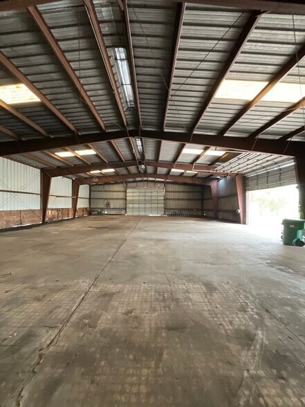 More Photos Of 3201 Texas Ave, La Marque Warehouse For Sale