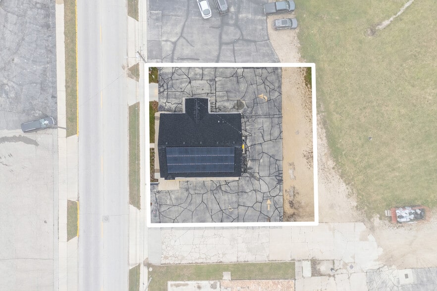 More Photos Of 606 Rossville Rd, Waukon Restaurant For Sale