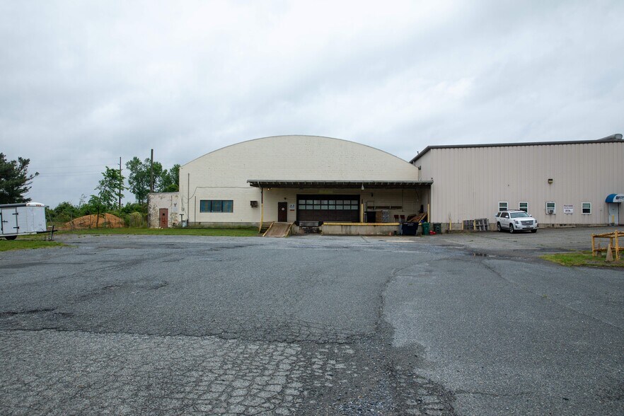 More Photos Of 8506 Potts Ln, Seaford Manufacturing For Lease