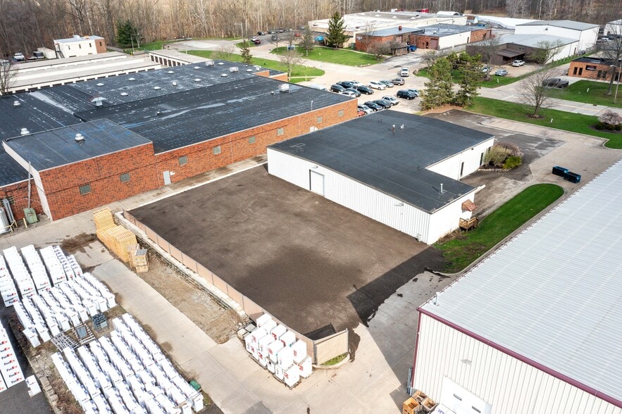 More Photos Of 9941 York Theta Dr, North Royalton Service For Lease