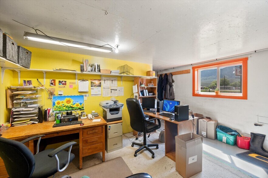 More Photos Of 5 Demick Ln, Salmon Auto Repair For Sale