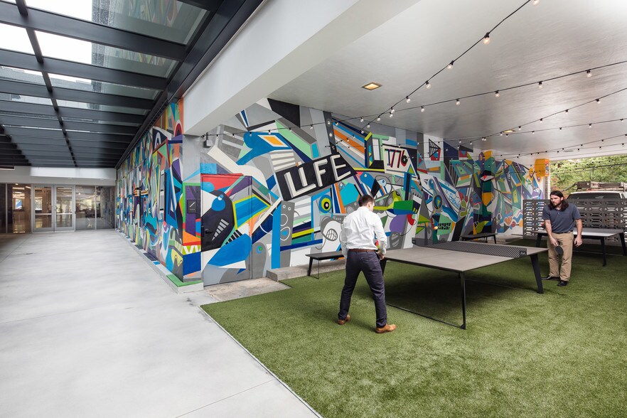 More Photos Of 1776 Peachtree St NW, Atlanta Office For Lease