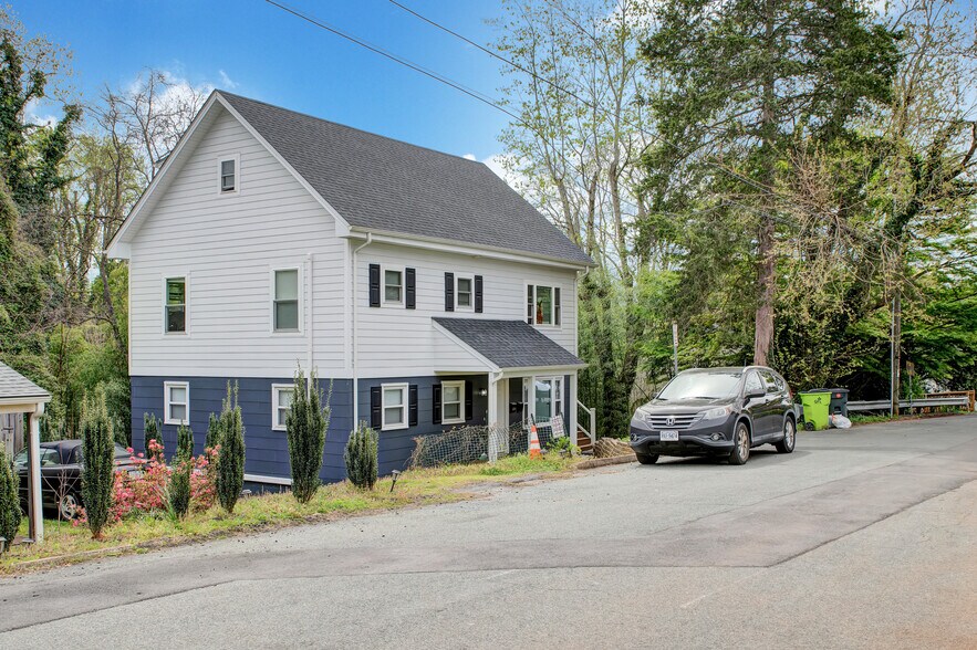 More Photos Of 2228 Center Ave, Charlottesville Apartments For Sale