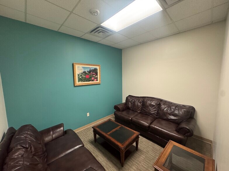 More Photos Of 6411 Camp Bowie Blvd, Fort Worth Freestanding For Lease