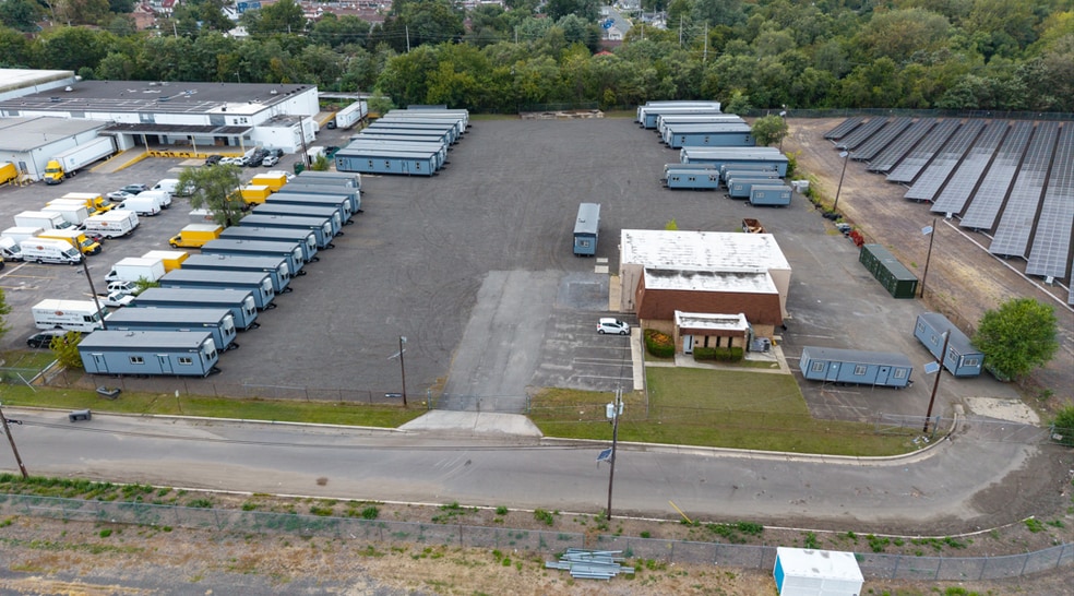 More Photos Of 405 37th St, Pennsauken Warehouse For Lease