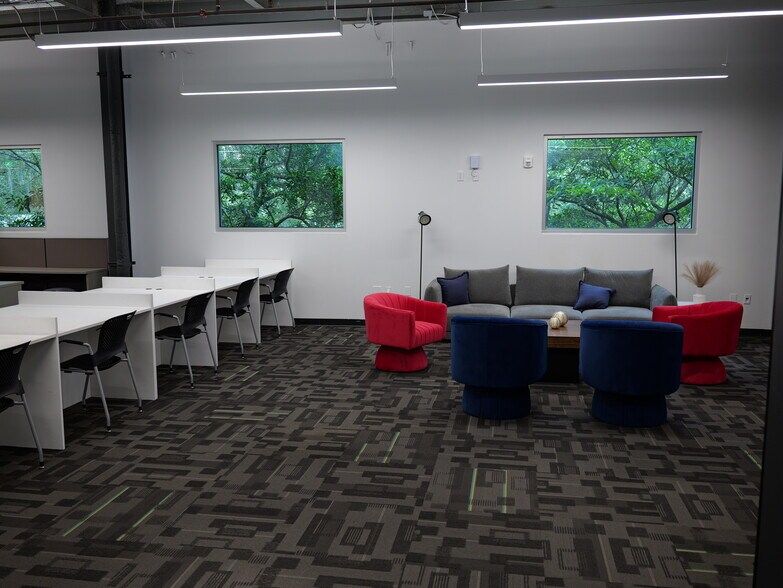 More Photos Of 429 S Keller Rd, Orlando Loft Creative Space For Lease