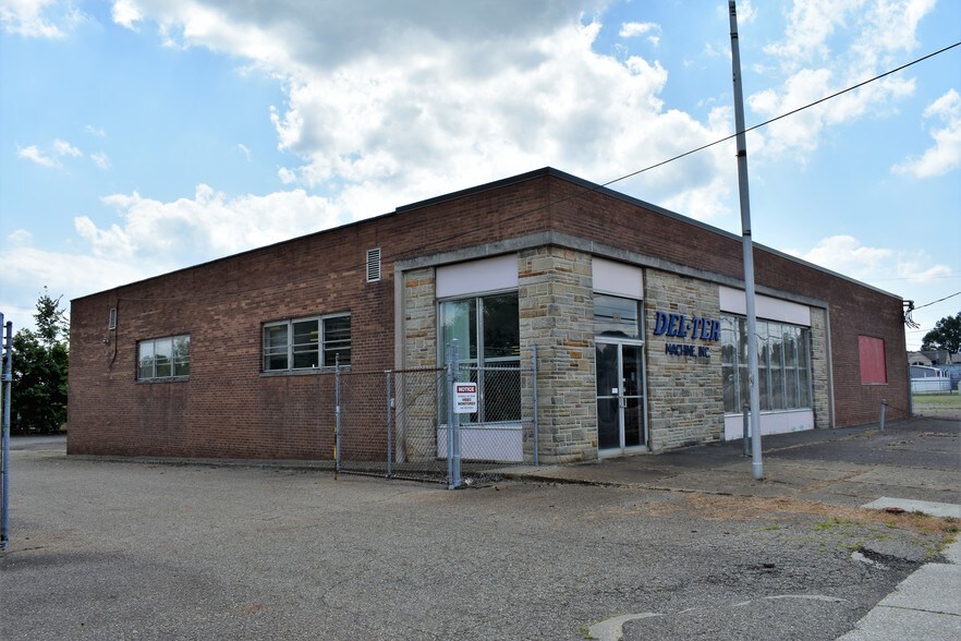 More Photos Of 1038 Triplett Blvd, Akron Manufacturing For Sale