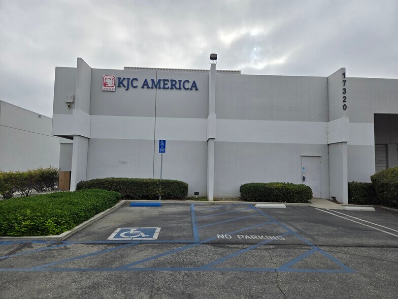 More Photos Of 17320 Marquardt Ave, Cerritos Warehouse For Lease