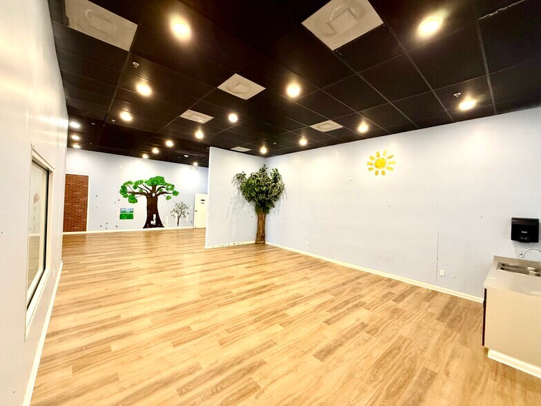 More Photos Of 616 State Road 13, Saint Johns General Retail For Lease